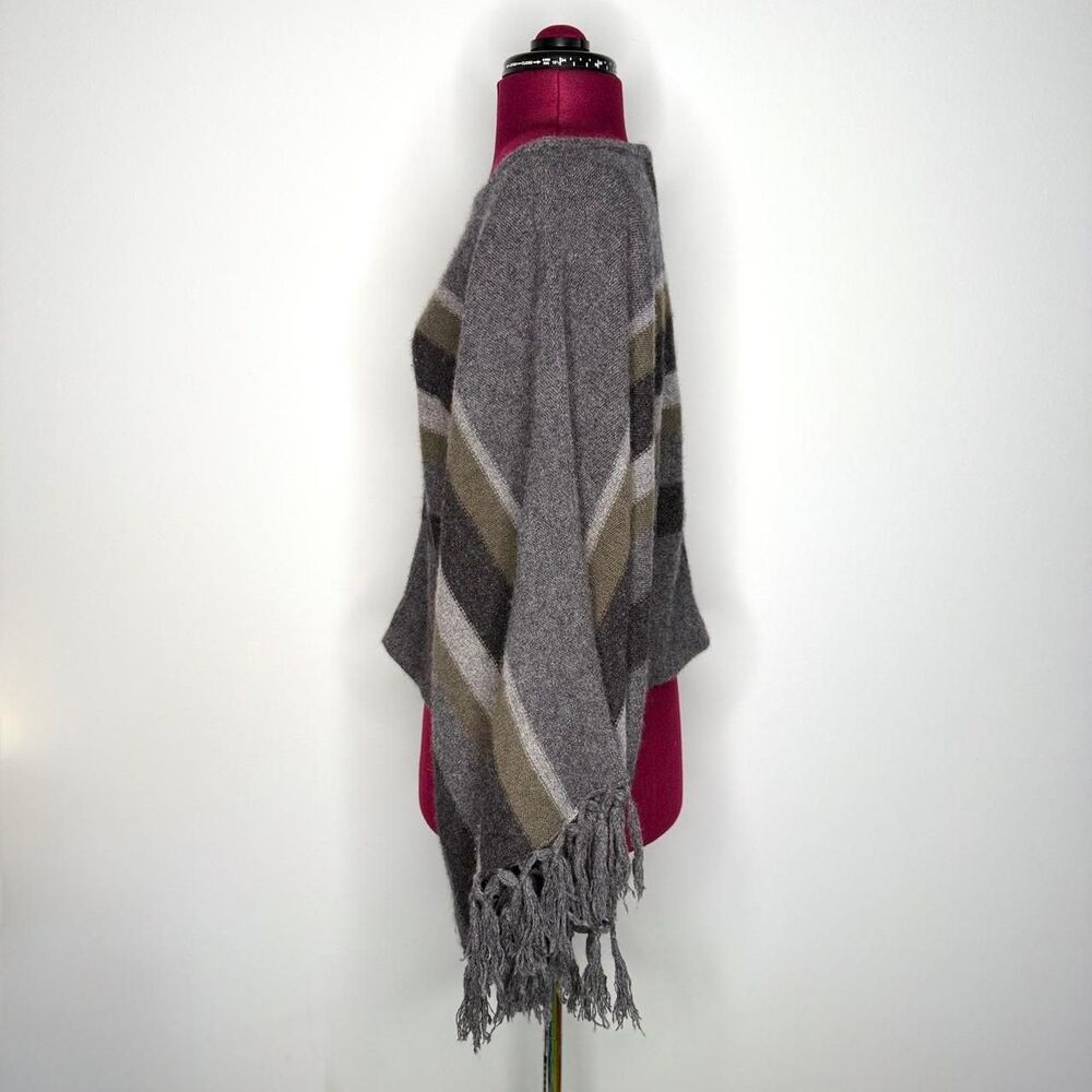 Graham & Spencer 100% Cashmere Grey & Olive Striped Poncho Shrug With Fringe - Picture 2 of 3